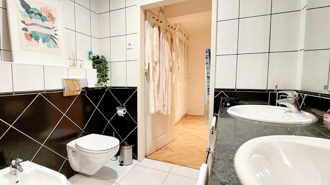 Apartment A+ Downtown Budapest